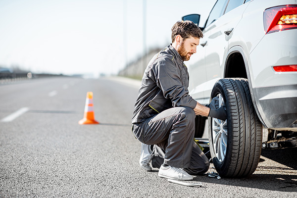 How to Change a Flat Tire? A Step-by-Step Guide | Auto Masters Repair